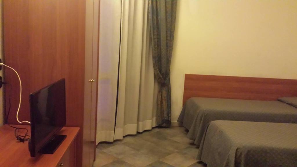 פררה Adelphi Room & Breakfast מראה חיצוני תמונה