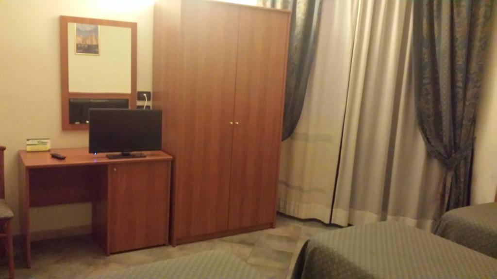 פררה Adelphi Room & Breakfast מראה חיצוני תמונה