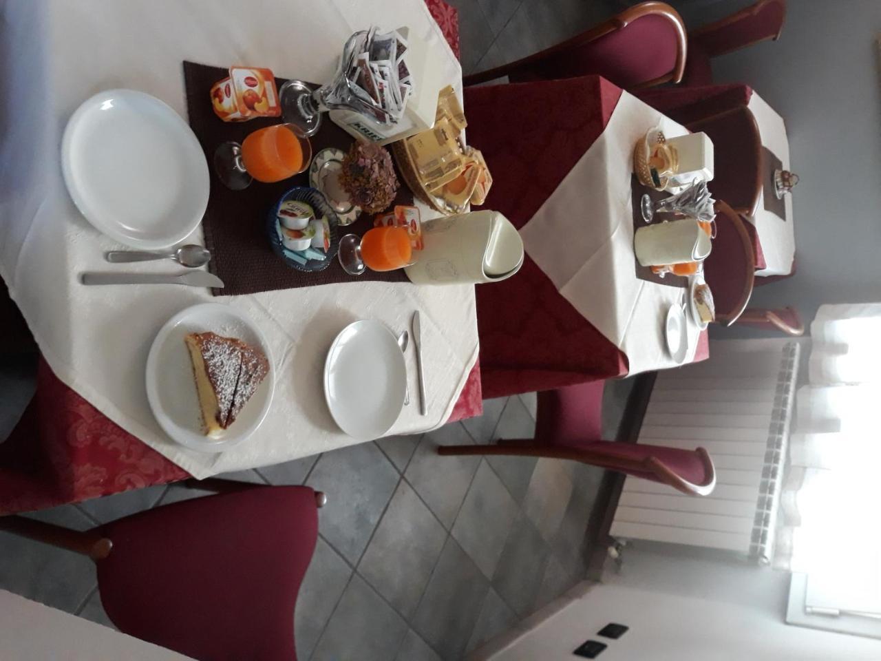 פררה Adelphi Room & Breakfast מראה חיצוני תמונה